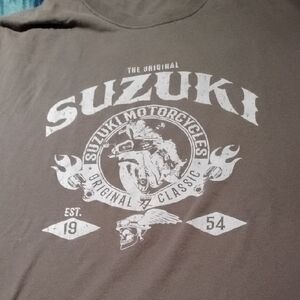 Gildan Brown Suzuki Graphic Tee